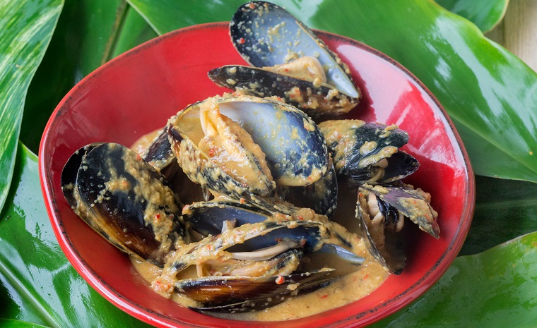 Spiced Blue Mussels in Coconut Milk