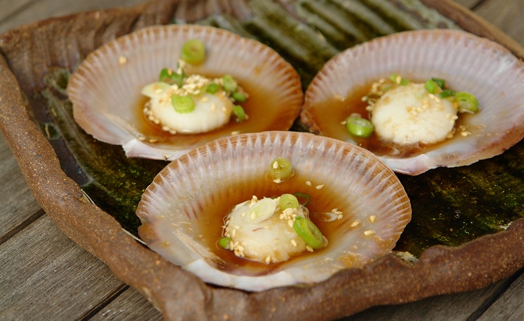 Steamed Saucer Scallops with Green Onion & Ginger