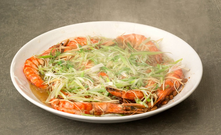 Steamed Tiger Prawns with Chinese Rice Wine, Ginger & Green Onions
